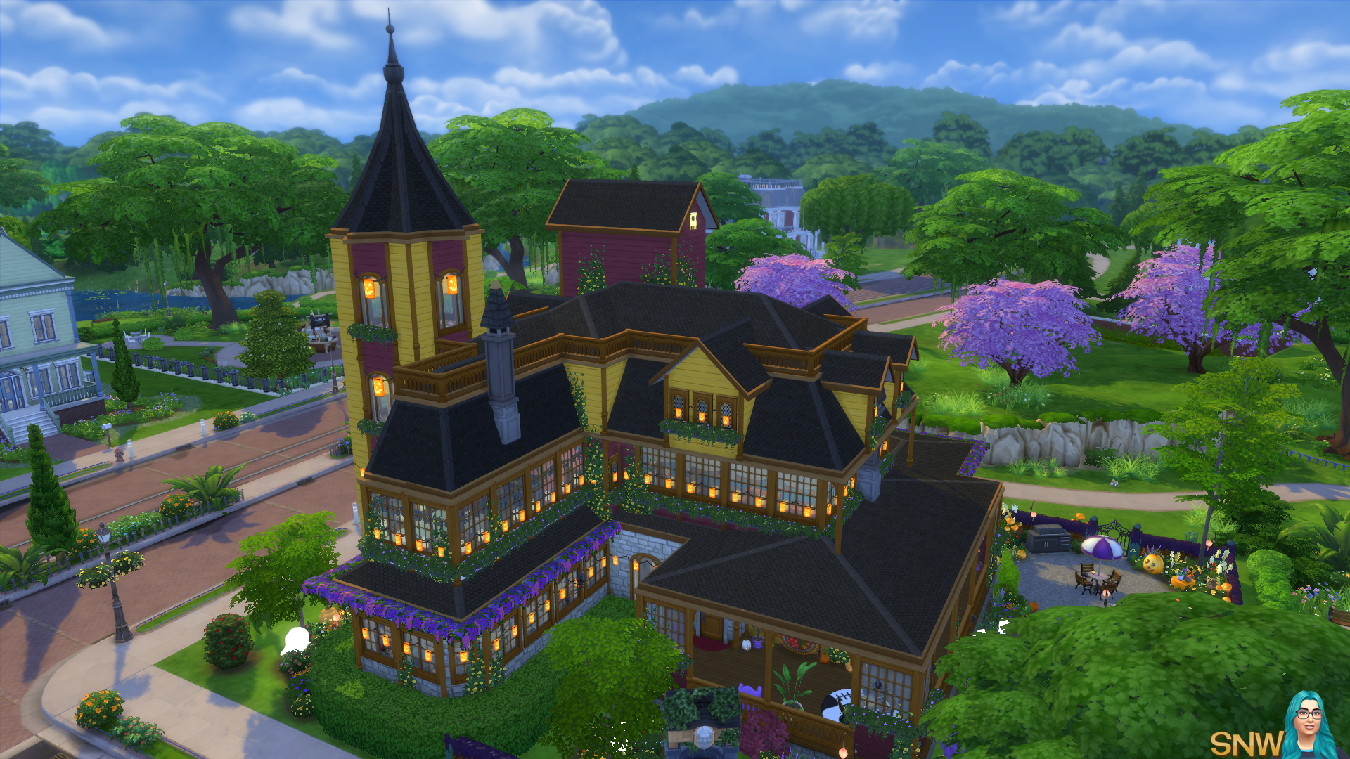 Spooky &amp; Cute Victorian Home